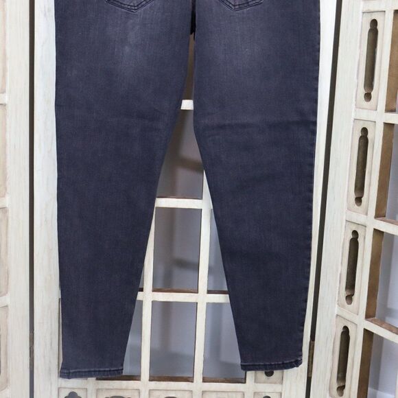 Time and Tru Maternity Skinny Jeans size 12 New - Picture 8 of 11